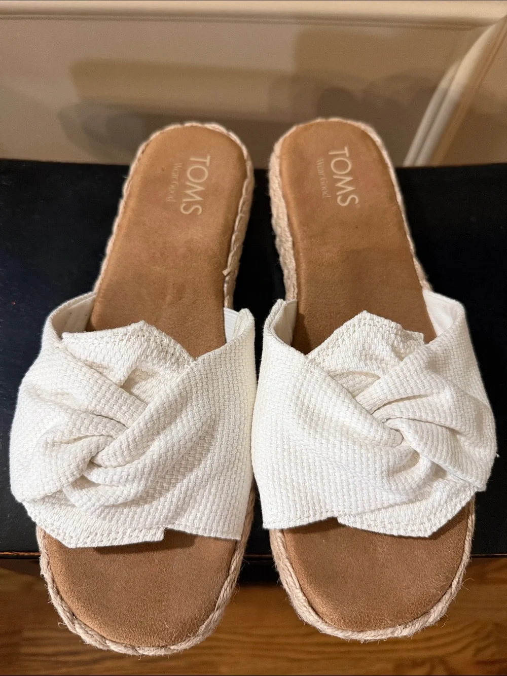 TOMS Women’s White Knot Espadrille Slide Sandals Size 8